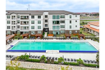 swimming pool at Reveal at Onion Creek apartments